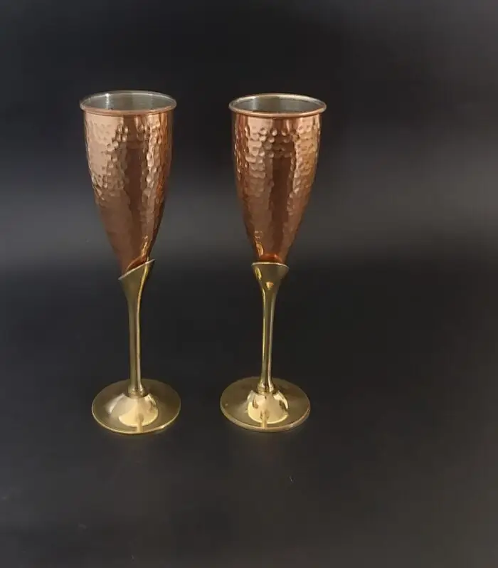 Set of 2 hammered wine glass