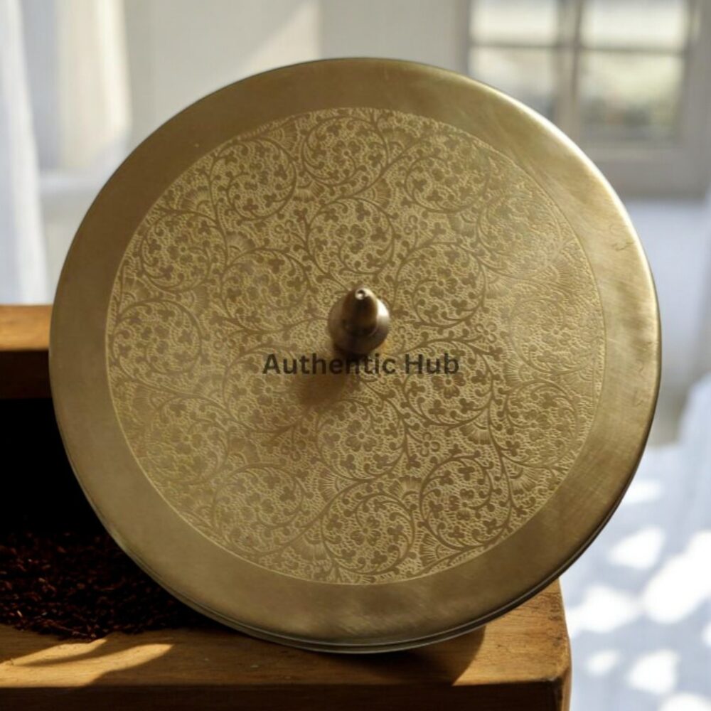 Round brass spice box - Image 2